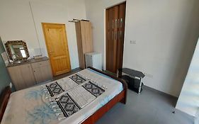 Anna Guesthouse 10 Min Walk From The Beach